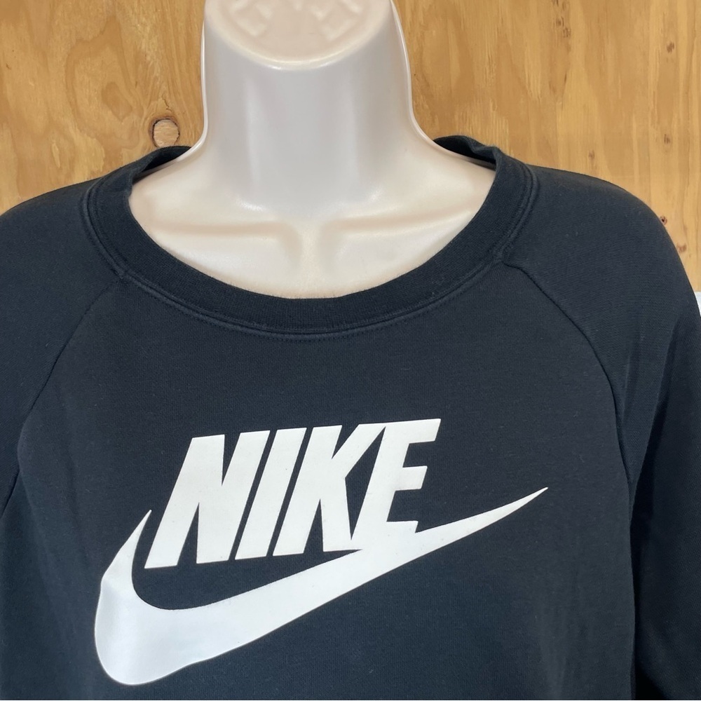Nike Sportswear Club Fleece Women's Logo Crew-Neck Sweatshirt medium - Picture 5 of 7
